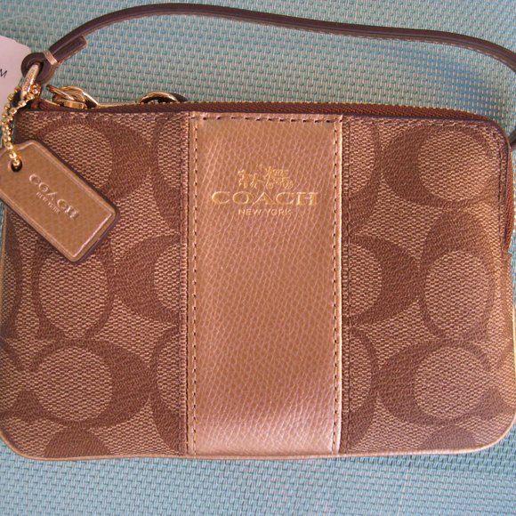 COACH F64233 Signature Corner Zip Wristlet - Picture 1 of 4